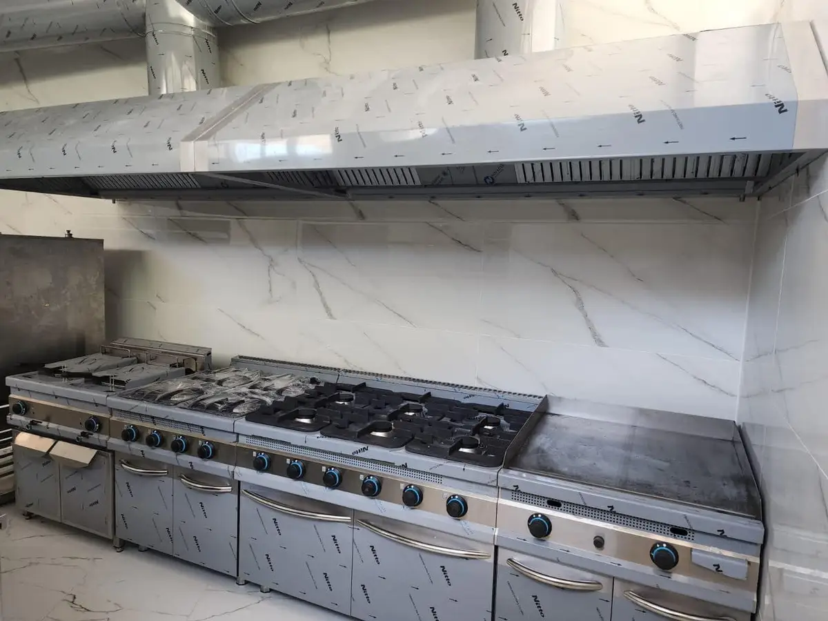 Kuzhine profesionale e sapo kompletuar nga Kristeg Inox