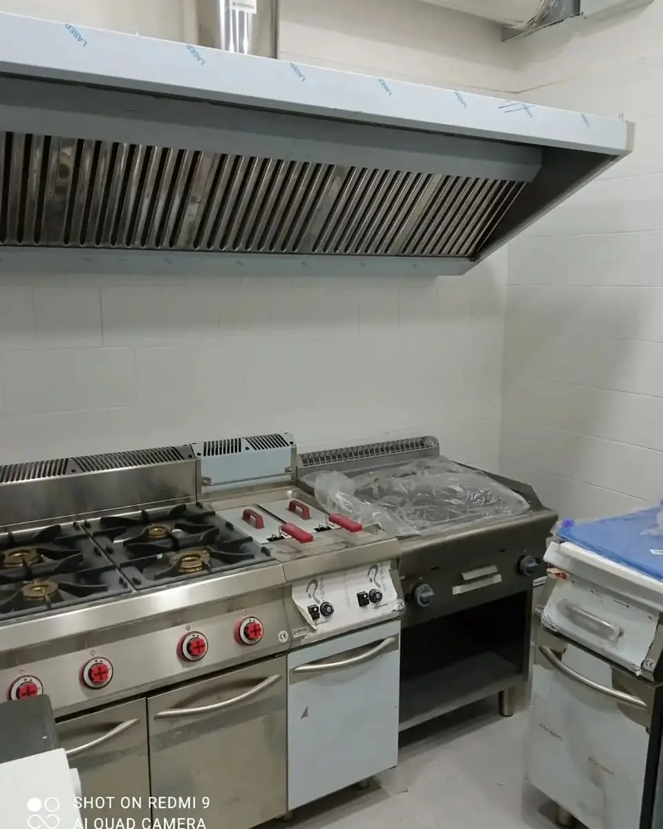 Edhe pak dite nga hapja e ketij fastfood ne Tirane nga Kristeg Inox – foto 3