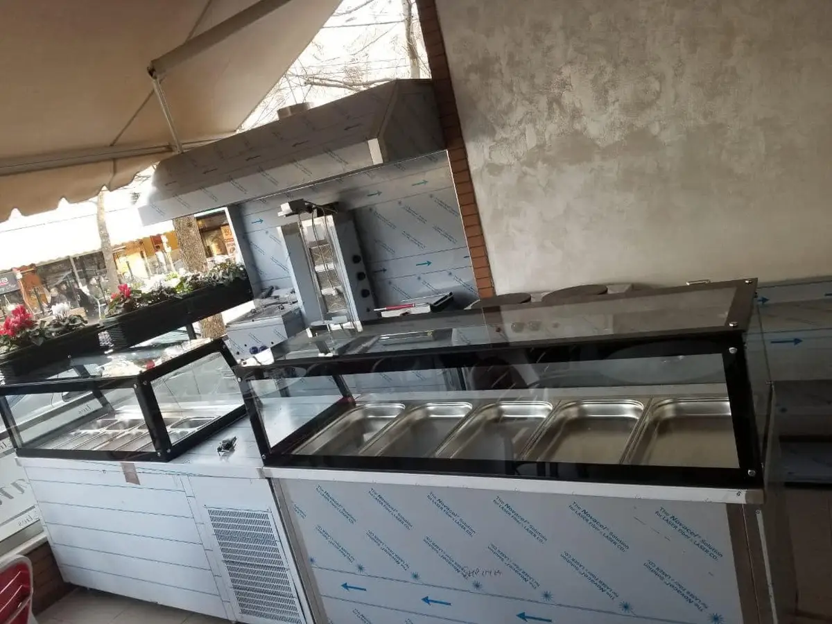 Frigorifer freskues per fast food, tek reparti jone i prodhimit, – foto 2