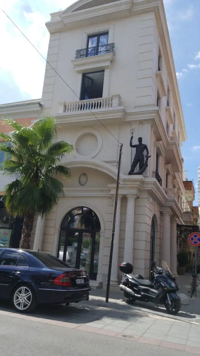 Zbatim projekti në Bar-Restorant , Hotel Endy , Durrës