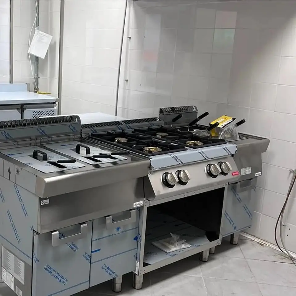 Instalimi i kuzhinave te reja ne qytetin e Sarandes, te perzgjedhura – foto 2