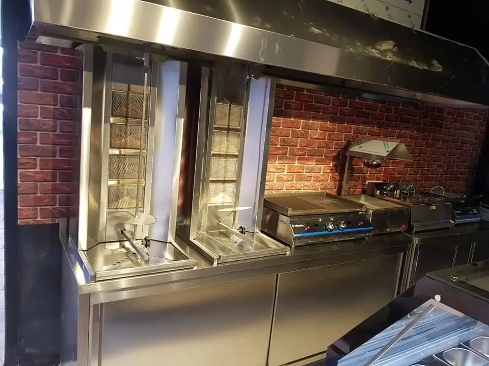 Foto e nje Fastfoodi i realizuar ne Tirane , nga KRISTEG INOX