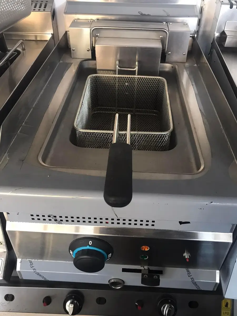 Fritezë me gaz dhe elektrike(mbi bango) – foto 2